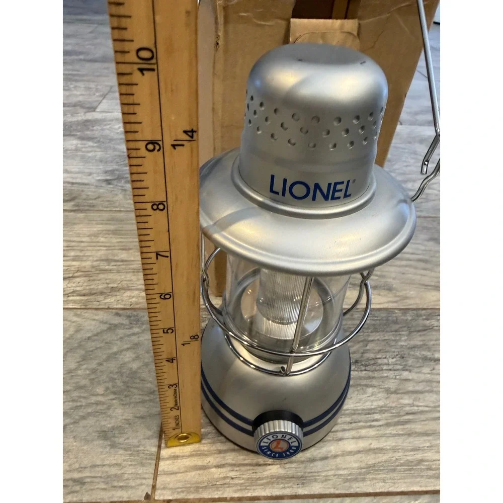 Lionel Conductor's Lantern COA LED 18722 Railroad Manual Box New Train